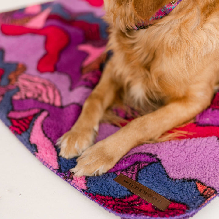 Sherpa Fleece Waterproof Blanket – Wilderdog